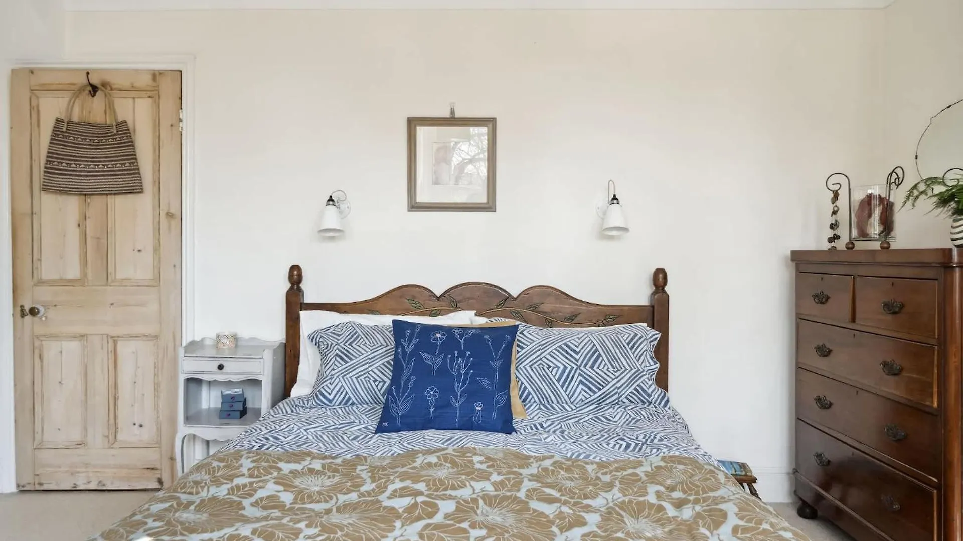 Beautiful Victorian Home On Peaceful Green Square Exeter Hébergement de vacances